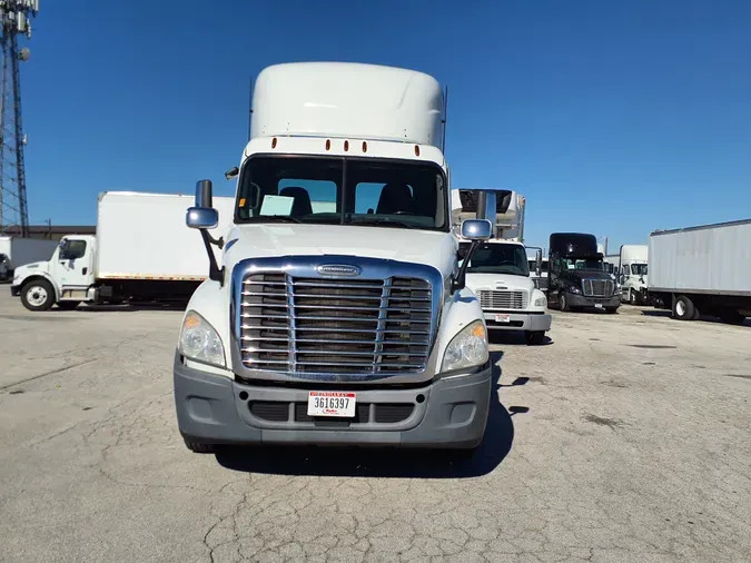 2016 FREIGHTLINER/MERCEDES CASCADIA 125