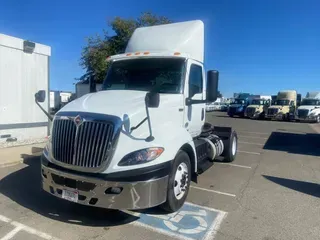 2019 NAVISTAR INTERNATIONAL RH613 DAYCAB S/A