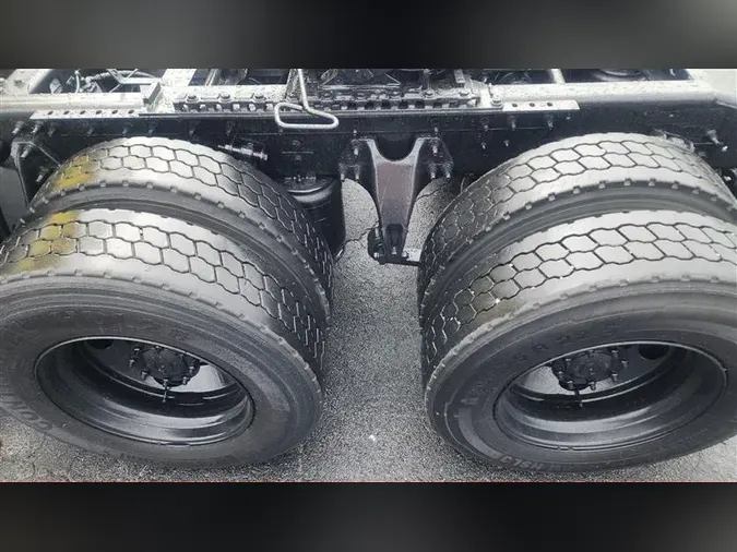 2018 INTERNATIONAL RH613