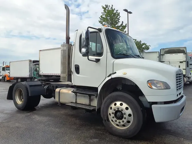 2016 FREIGHTLINER M2 106