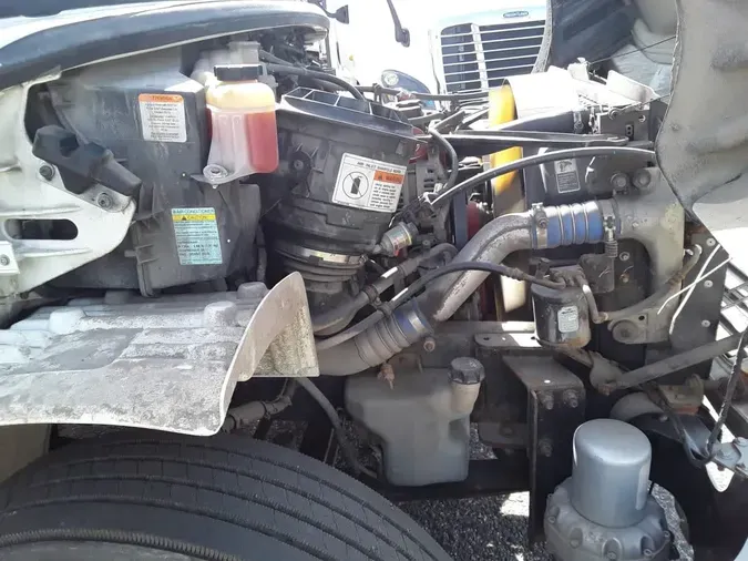 2017 FREIGHTLINER M2 106