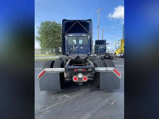 2022 Freightliner Cascadia