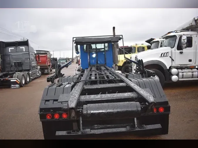 2013 PETERBILT 365