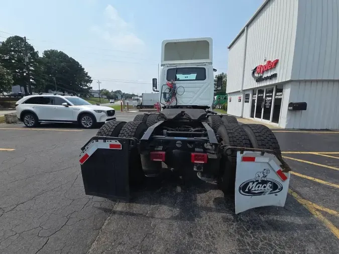 2020 NAVISTAR INTERNATIONAL LT625 DAYCAB T/A50696cbf265542571989df64550a732a