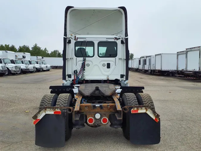 2014 FREIGHTLINER/MERCEDES CASCADIA 113