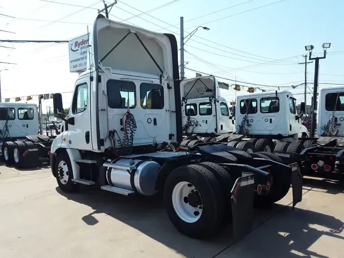 2019 FREIGHTLINER CASCADIA 113