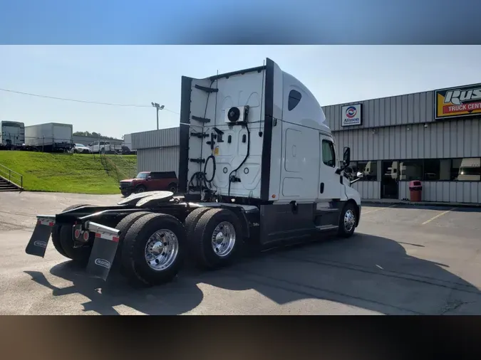 2020 Freightliner Cascadia