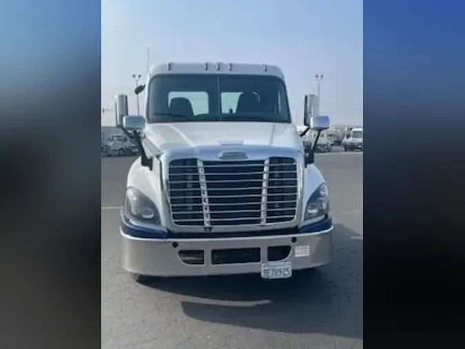 2018 FREIGHTLINER/MERCEDES CASCADIA 125