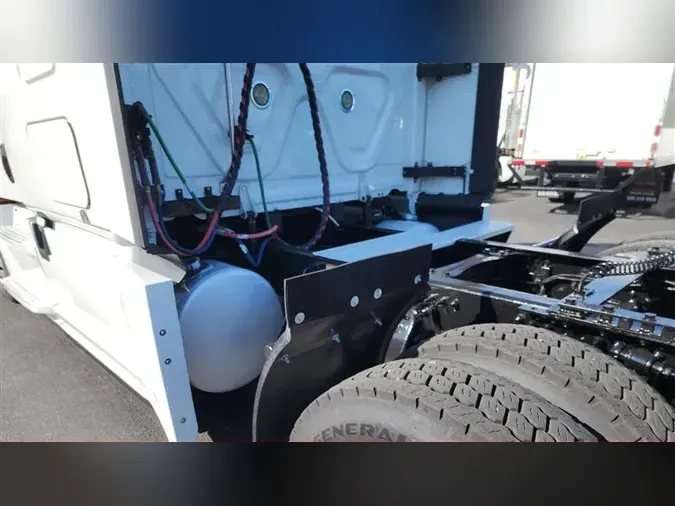 2020 FREIGHTLINER CA126