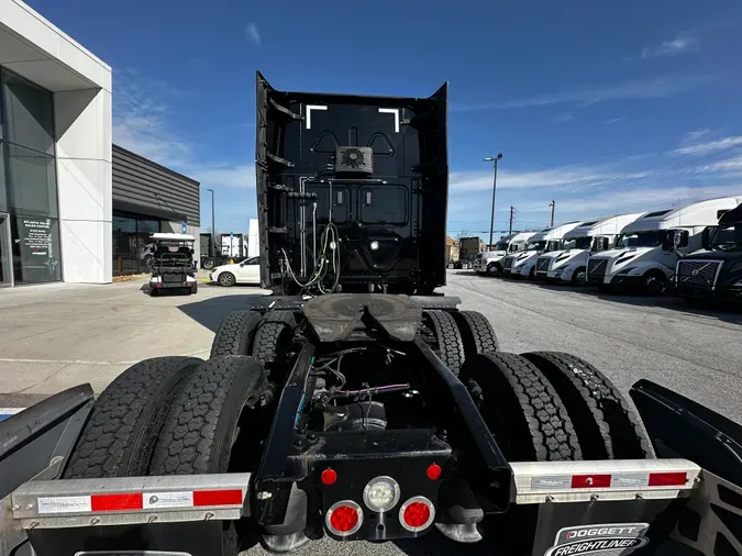 2023 FREIGHTLINER CASCADIA 126