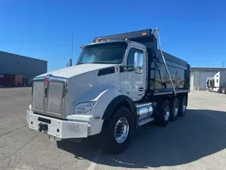 2024 Kenworth T880