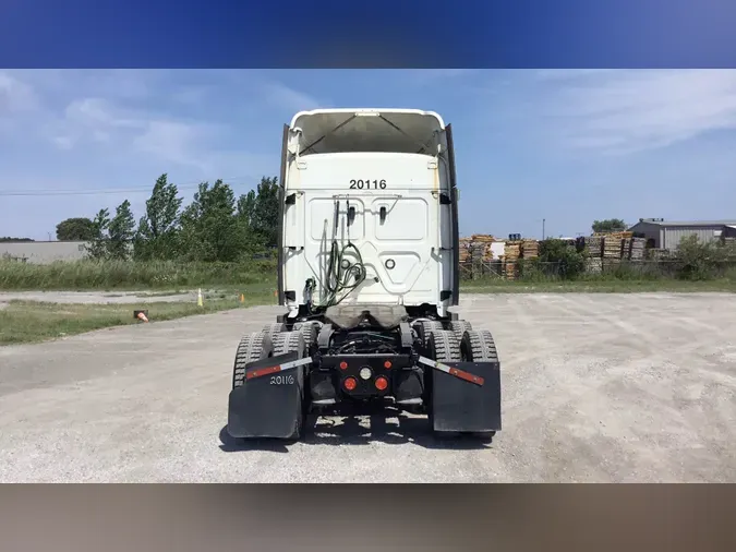 2020 Freightliner Cascadia 126