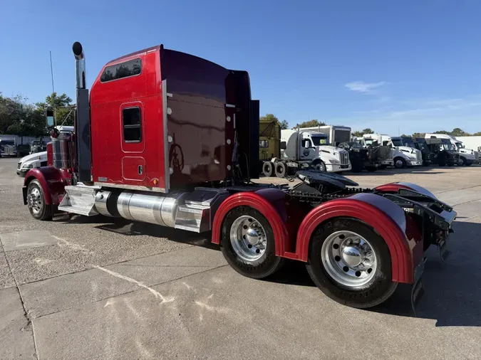 2021 Kenworth W900