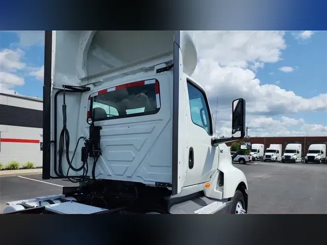 2020 INTERNATIONAL LT