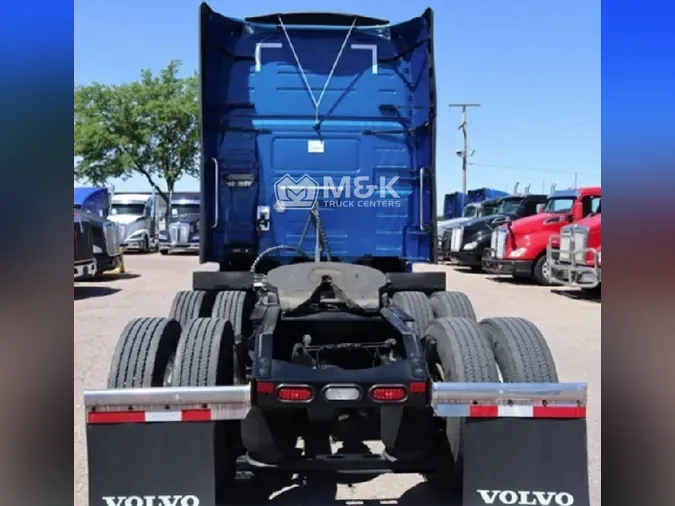 2021 VOLVO VNL64T760