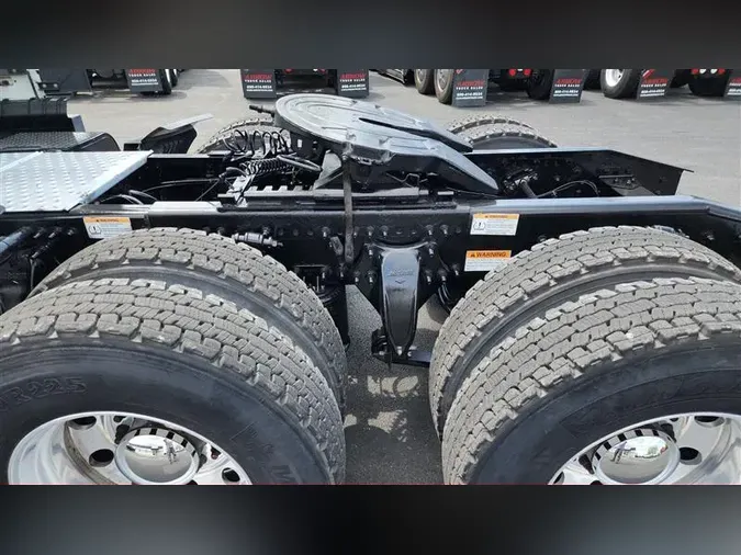 2020 FREIGHTLINER CA126