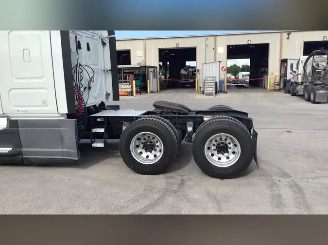 2022 Freightliner Cascadia 126