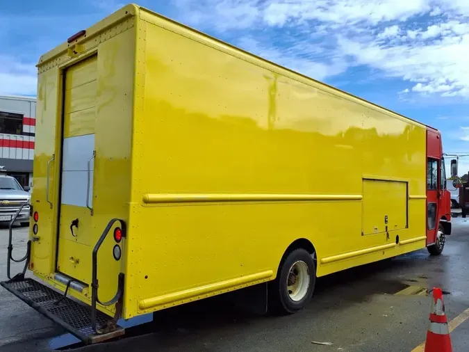 2017 FRTLR CUSTOM CHASSIS CORP MT55