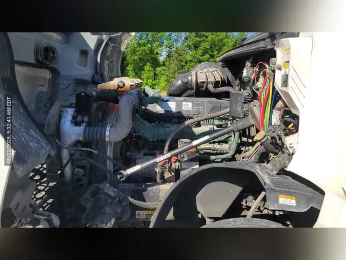 2018 Volvo VNL300