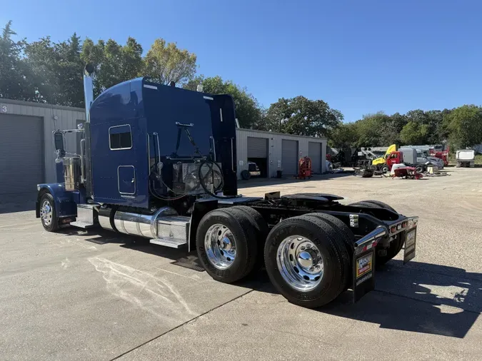 2024 Peterbilt 389