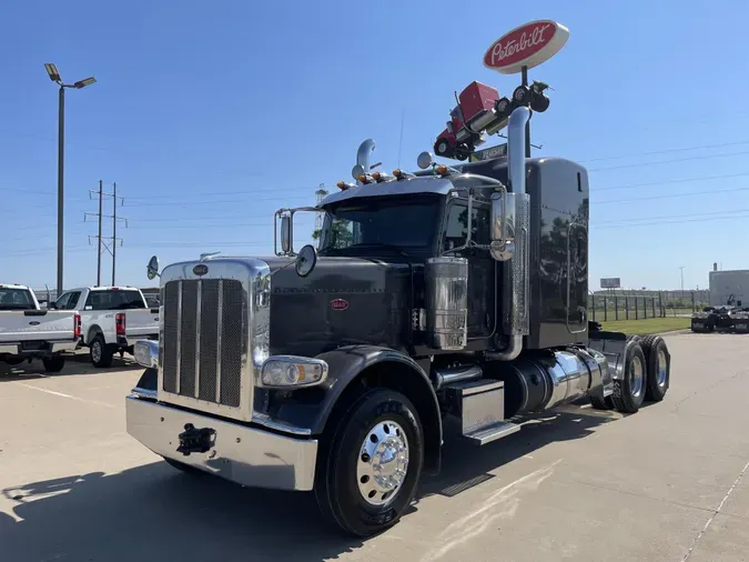 2020 Peterbilt 389