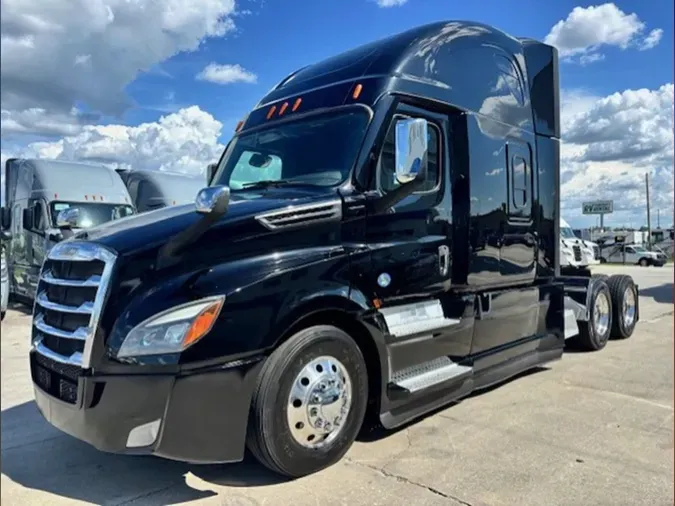 2022 FREIGHTLINER CASCADIA 126