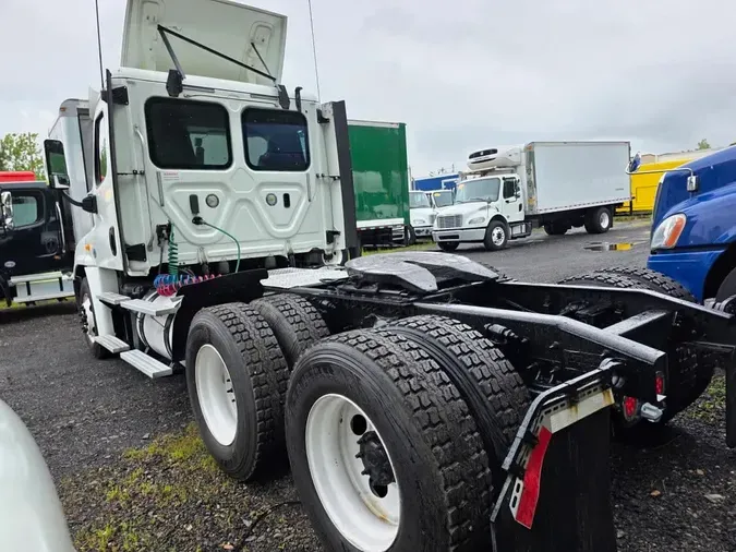 2017 FREIGHTLINER CASCADIA 125