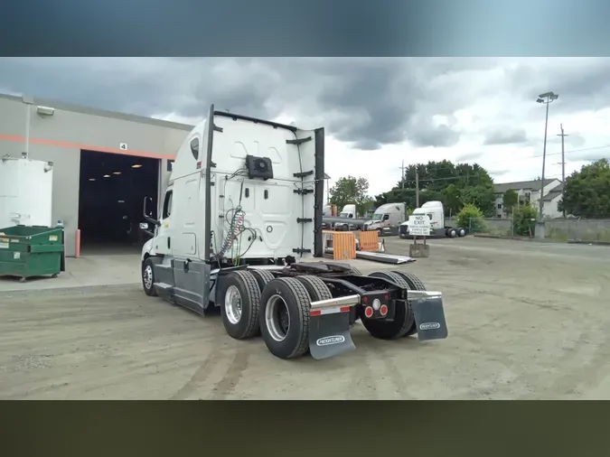 2023 Freightliner Cascadia 126