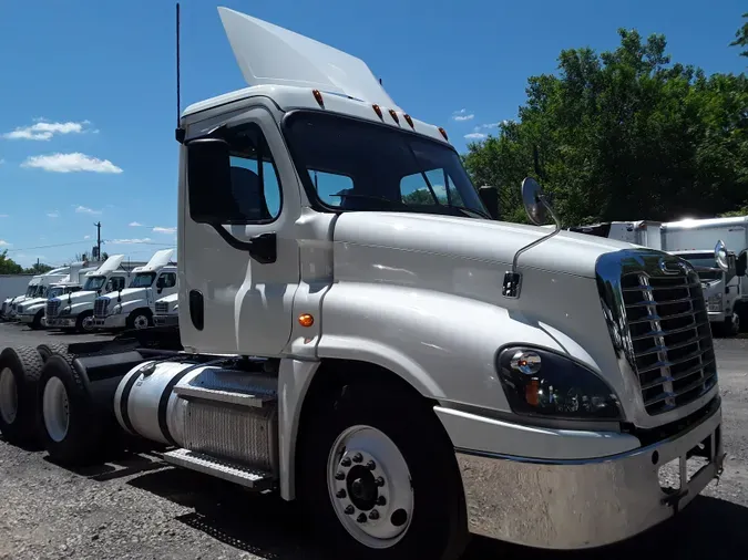 2020 FREIGHTLINER/MERCEDES CASCADIA 125