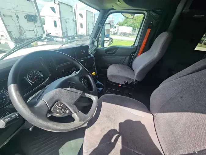 2019 NAVISTAR INTERNATIONAL LT625 SLPR CAB