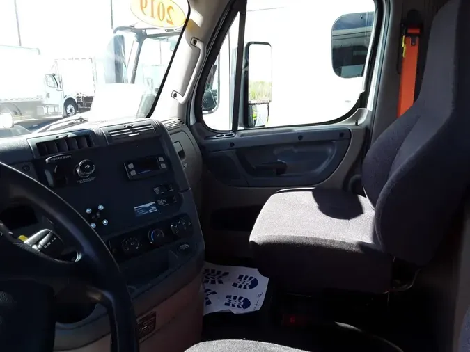 2019 FREIGHTLINER CASCADIA 125
