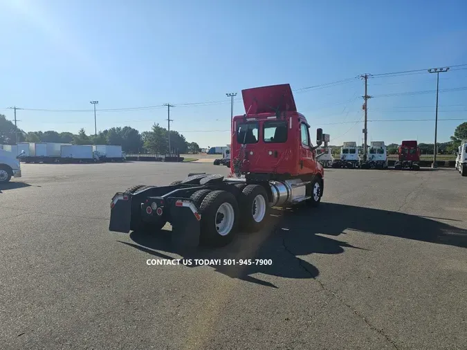 2019 FREIGHTLINER NEW CASCADIA 116