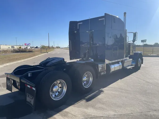 2024 Peterbilt 389