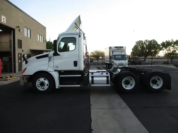2019 FREIGHTLINER NEW CASCADIA PX12664