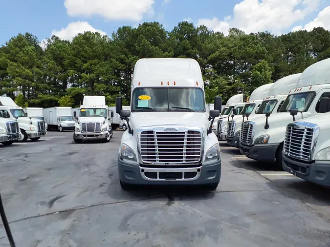 2019 FREIGHTLINER/MERCEDES CASCADIA 125