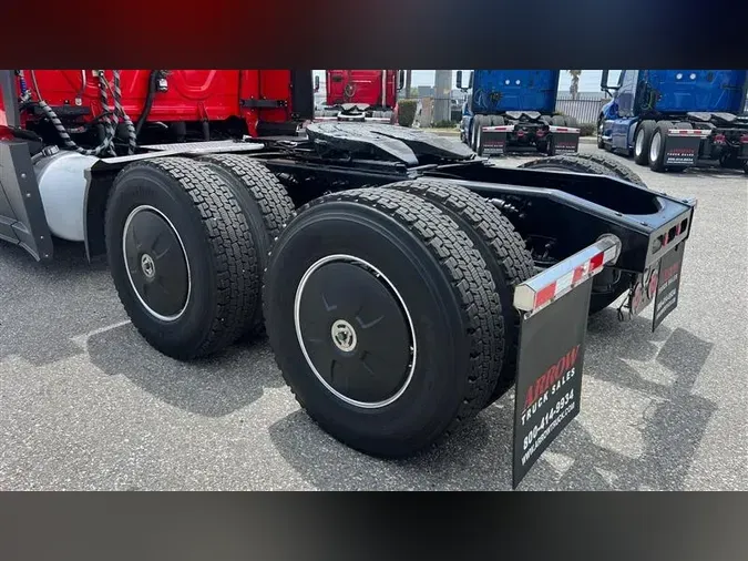 2021 FREIGHTLINER CA126