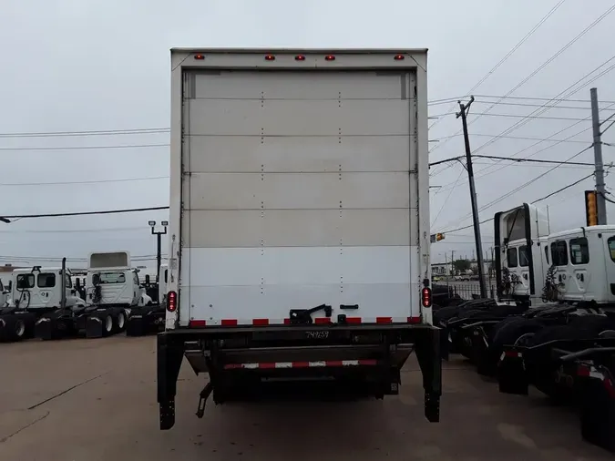 2018 FREIGHTLINER M2 106