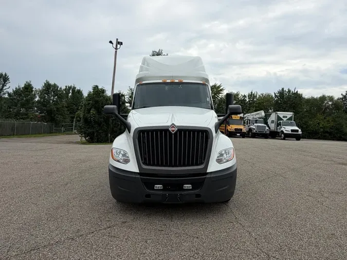 2022 International LT625