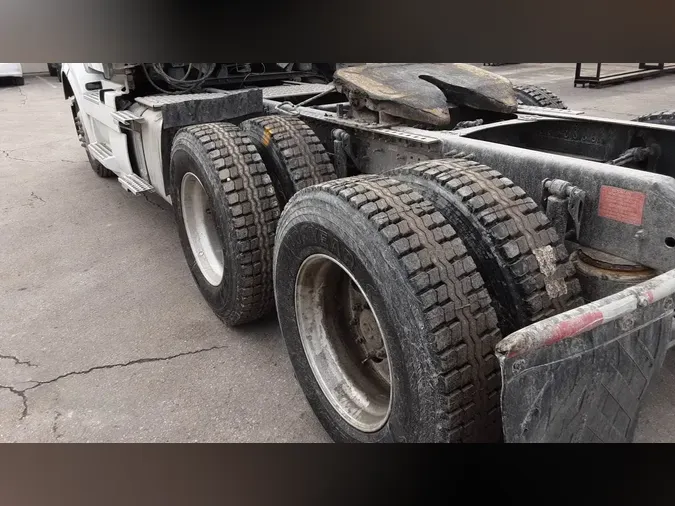 2018 Volvo VNL300