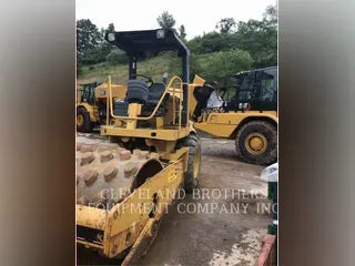 2004 CATERPILLAR CP-433