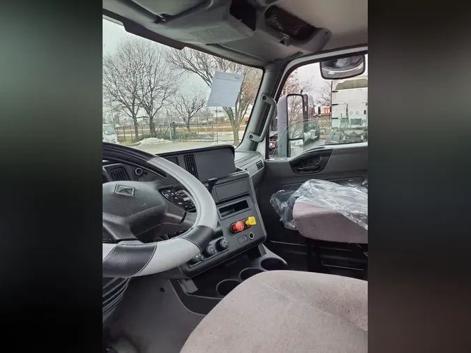 2019 NAVISTAR INTERNATIONAL LT625 DAYCAB T/A