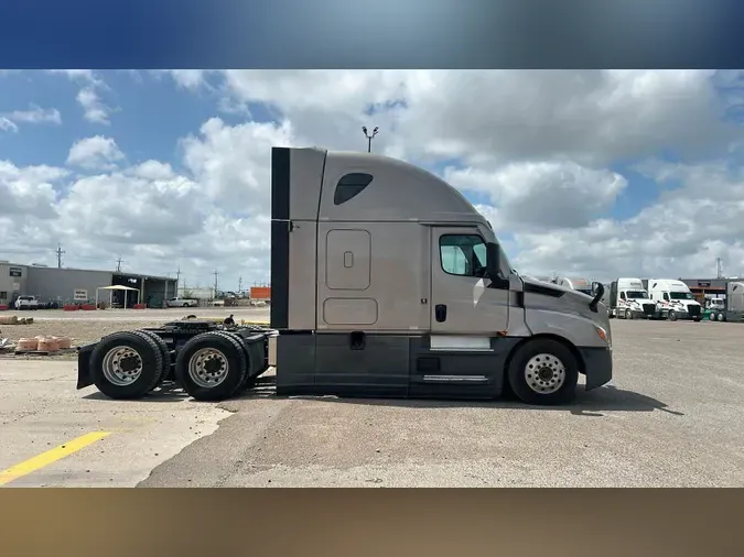2023 Freightliner Cascadia 126