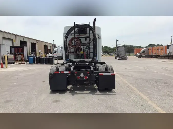 2022 Freightliner Cascadia 126