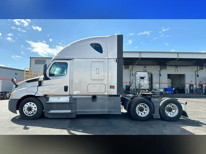 2020 Freightliner Cascadia