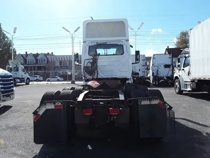 2019 NAVISTAR INTERNATIONAL LT625 DAYCAB T/A50bcd9d5b1985183da227f44117ecc1e