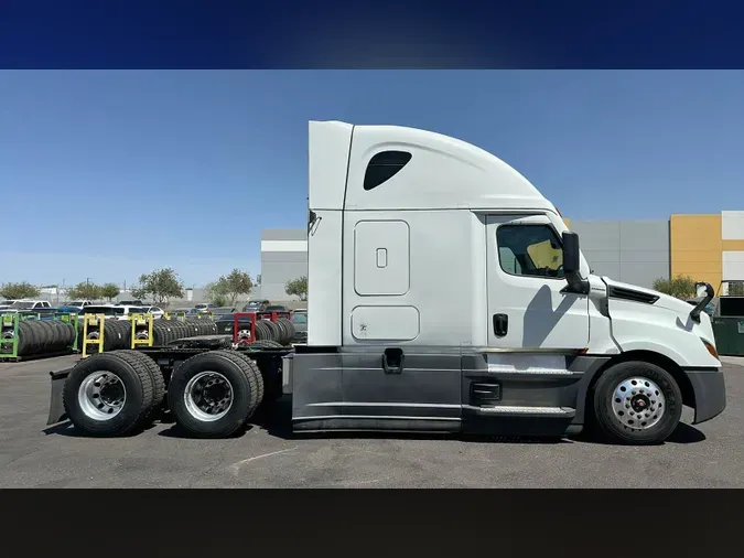 2022 Freightliner Cascadia 126
