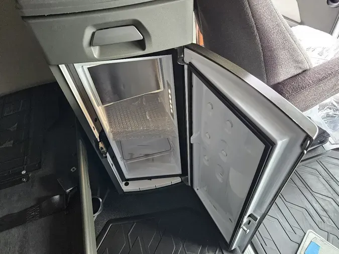 2021 VOLVO VNL64T74050bd8caf0d761a40e4c4ceccba80c182