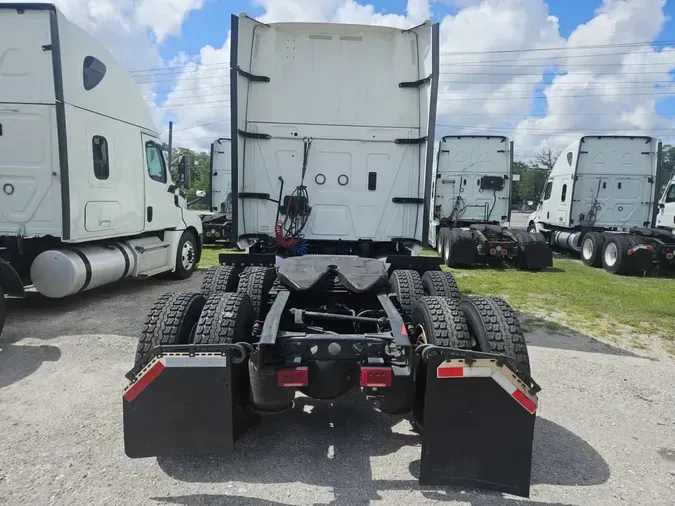 2019 NAVISTAR INTERNATIONAL LT625 SLPR CAB