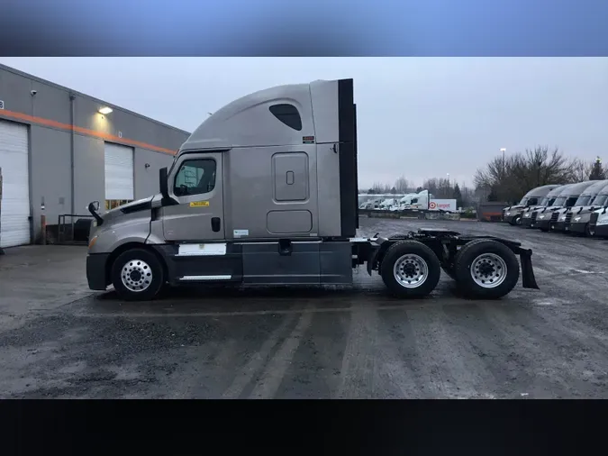 2020 Freightliner Cascadia