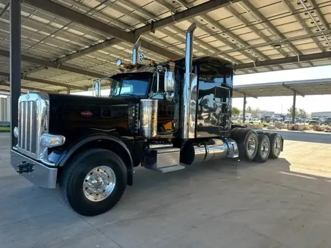 2022 Peterbilt 389